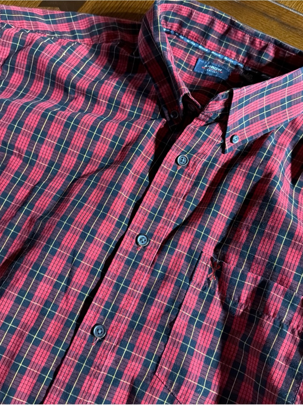 Arrow Men’s Red Plaid Button-Down Shirt Size L
